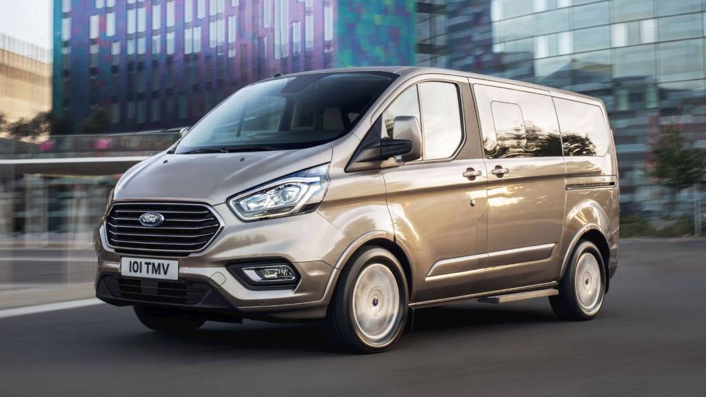 ford transit custom 8 seater