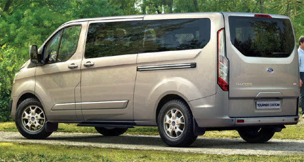 Ford Tourneo Titanium in tectonic silver metallic paint